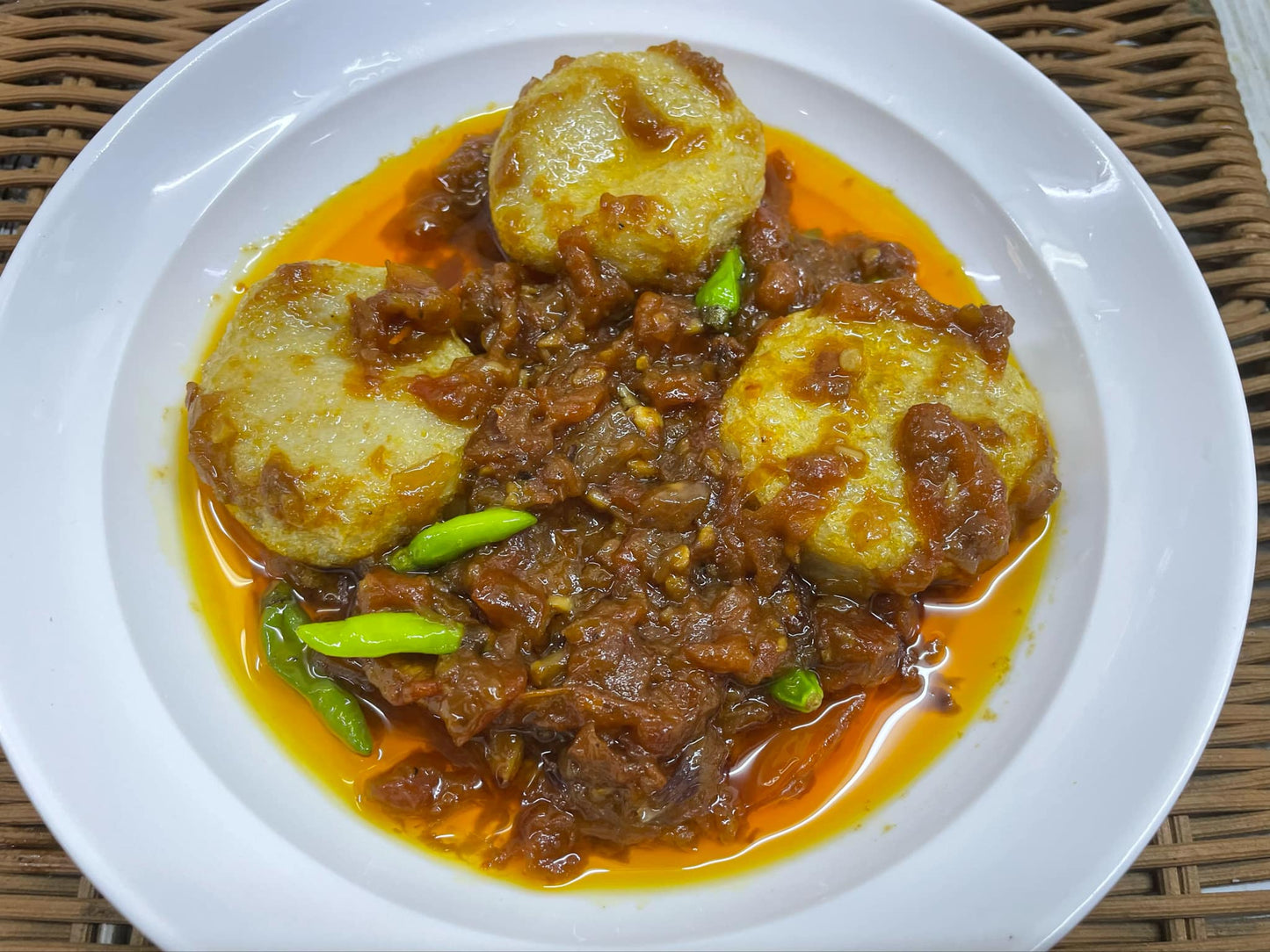 ငါးဖယ်ခရမ်းချဉ်သီးချက်ဆီပြန် + ကြက်ဟင်းခါးသီးကြော် (400g~)