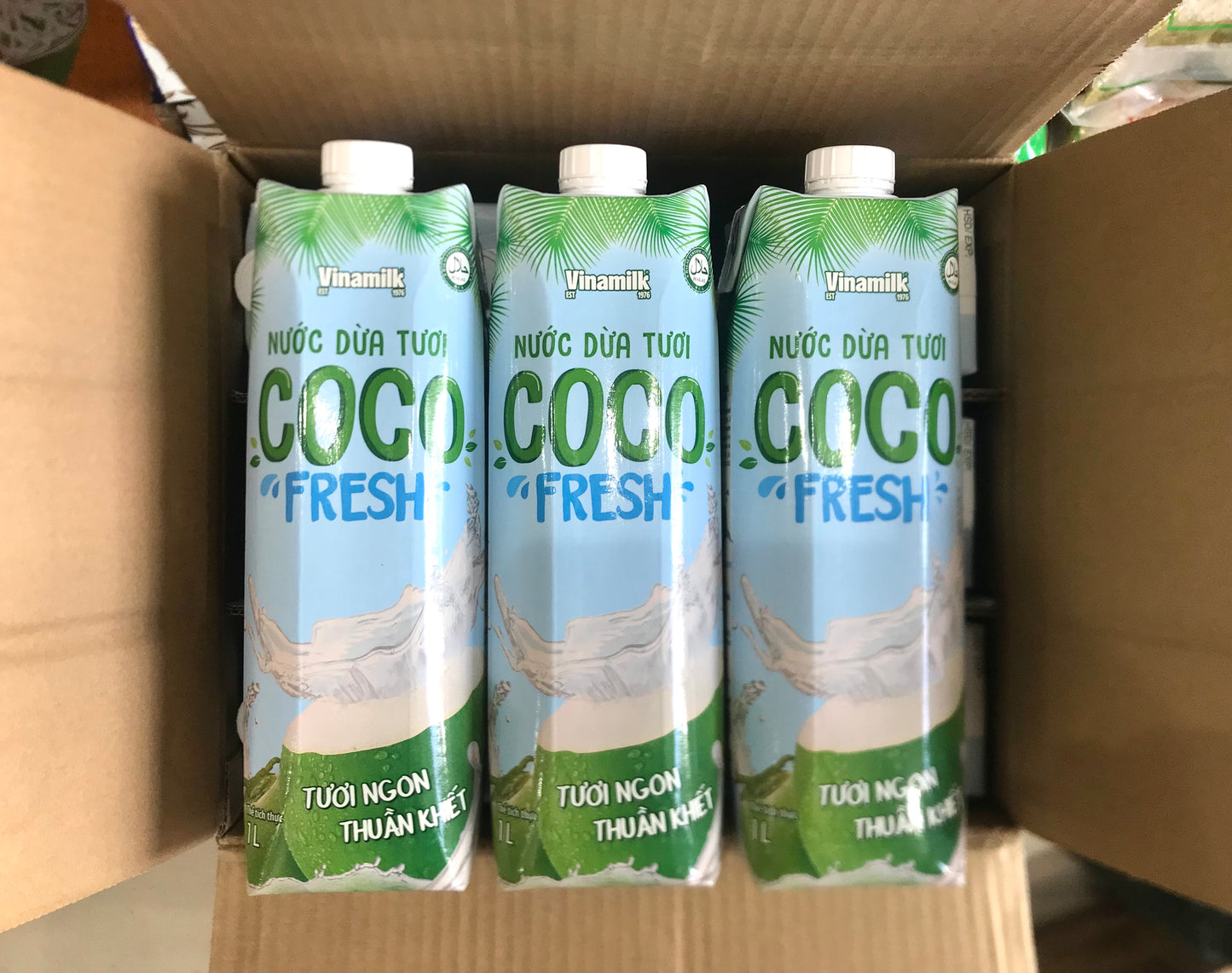 CocoFresh Coconut Water ココナッツウォーター (1000ml)