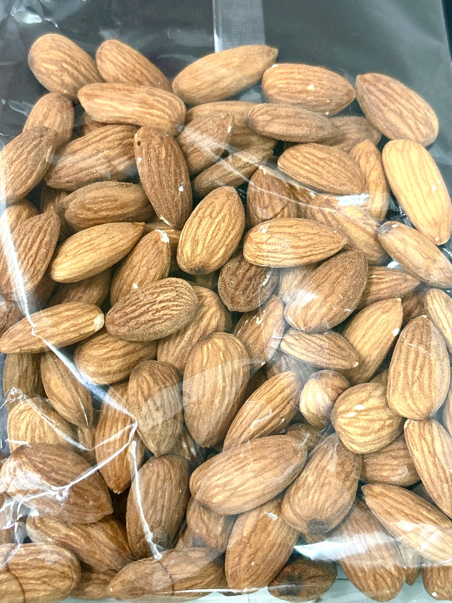 Almond Whole ဗာဒံစေ့ (100g)