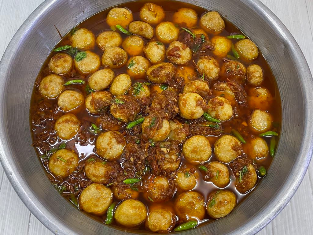 ငါးဖယ်ခရမ်းချဉ်သီးချက် (458g)