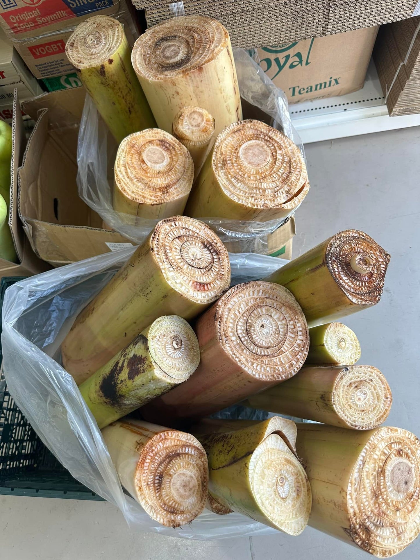 ငှက်ပျောတုံး သန့်ပြီး (500g~)