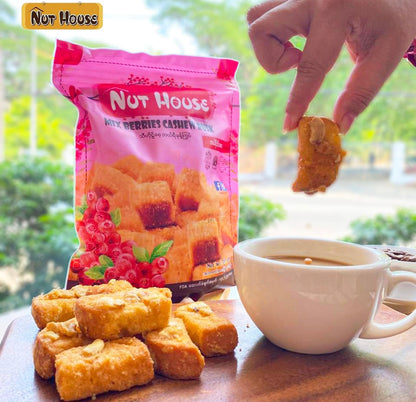 Nut House သီဟိုဠ်စေ့ဘယ်ရီမုန့်ကြွပ်