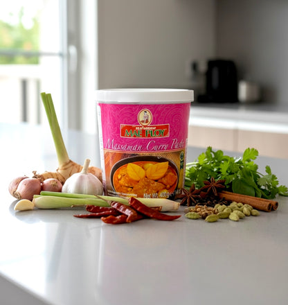 MAEPLOY Massaman Curry Paste ဘူး (400g)